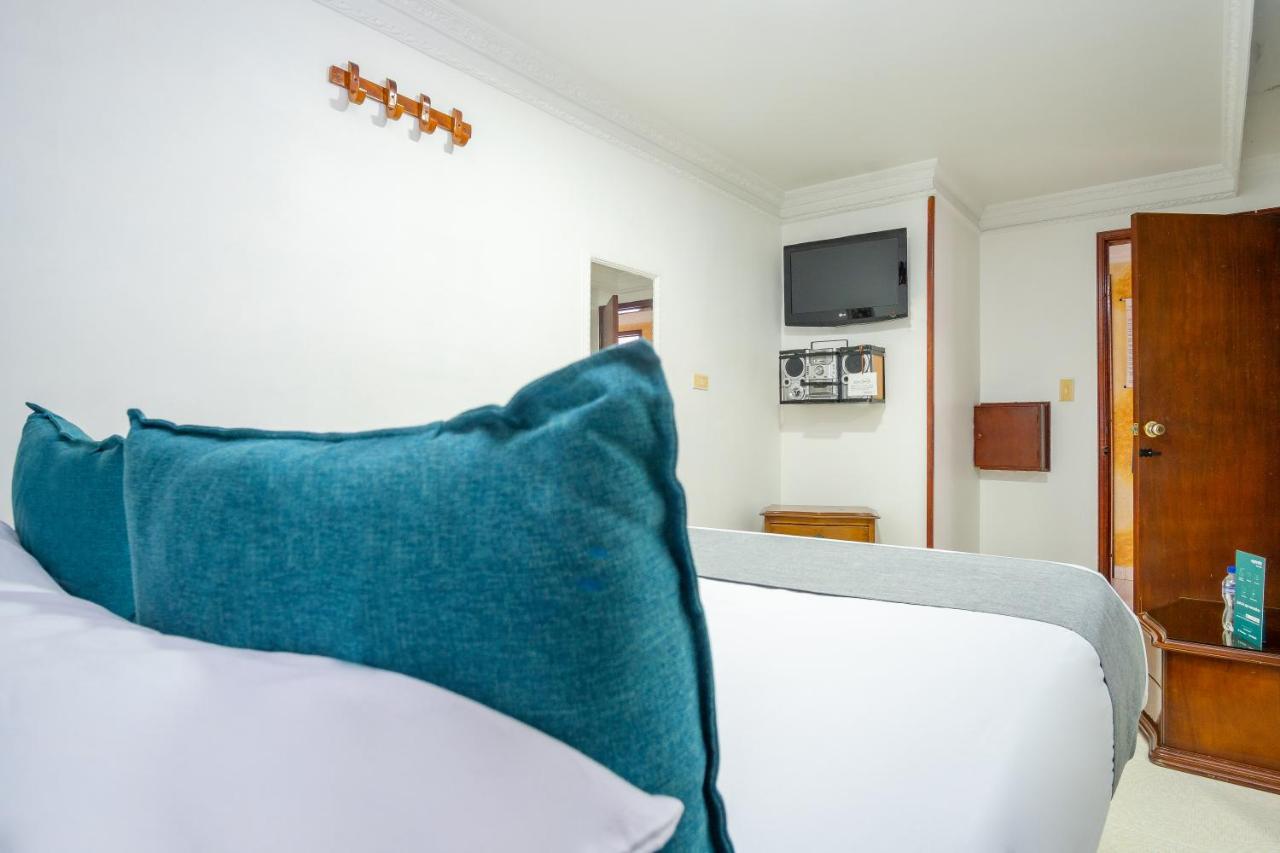 Hotel Ayenda Casa Blanca Bogotá Zewnętrze zdjęcie