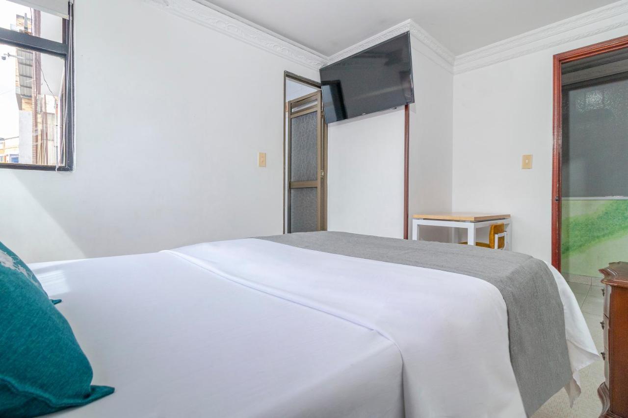 Hotel Ayenda Casa Blanca Bogotá Zewnętrze zdjęcie